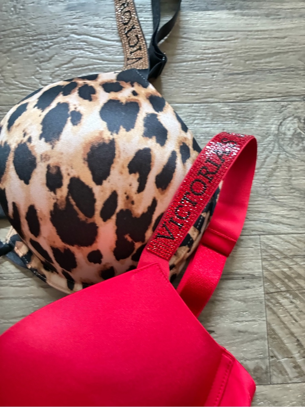 Victoria Secret 2 Satin Bombshell Plunge Bras Leopard Print Logo Shine Strap - Picture 9 of 16